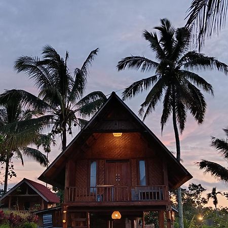 Dewi Rinjani Homestay Тетебату Екстериор снимка