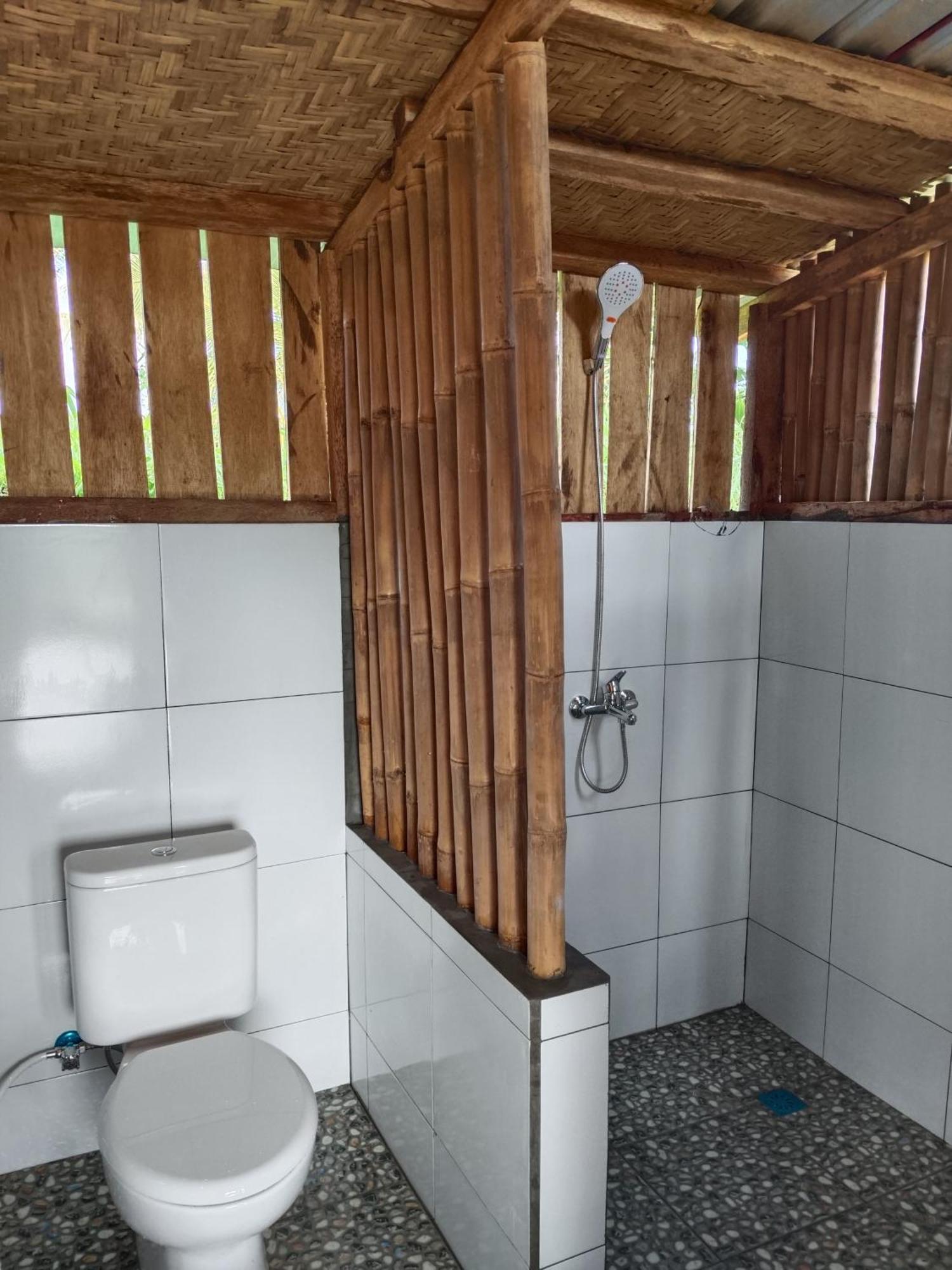 Dewi Rinjani Homestay Тетебату Екстериор снимка