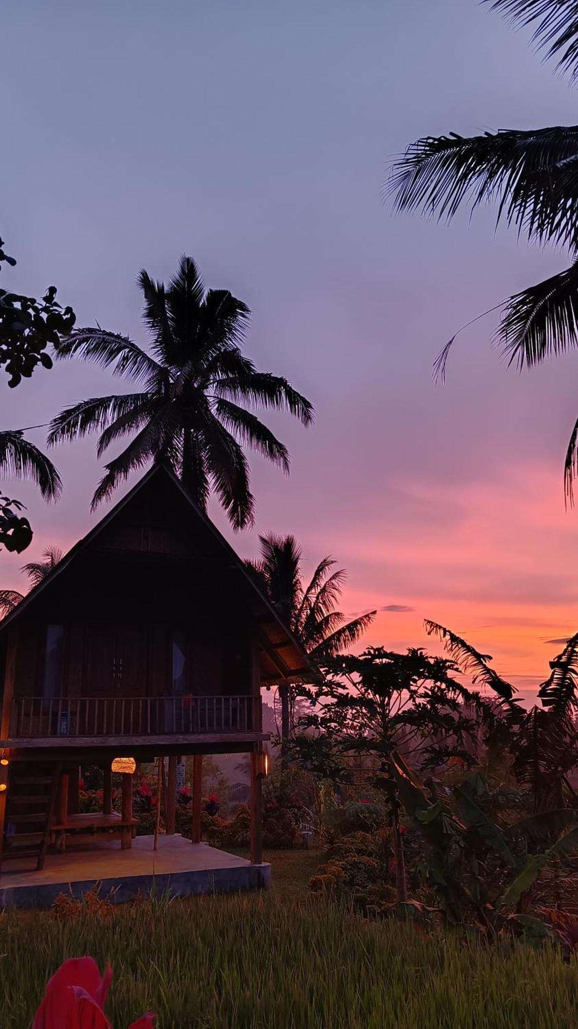 Dewi Rinjani Homestay Тетебату Екстериор снимка